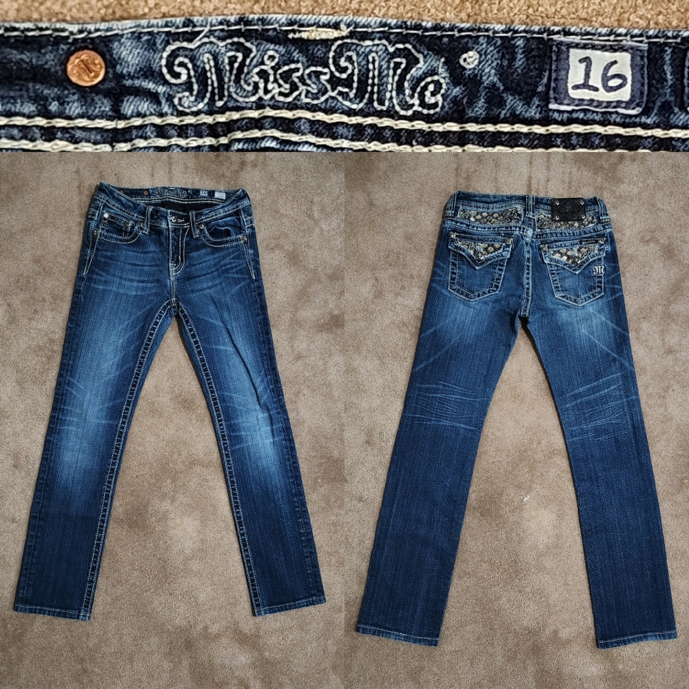 Miss Me Blue Jeans with Contrast Stitching and Distressed Details Sz 16